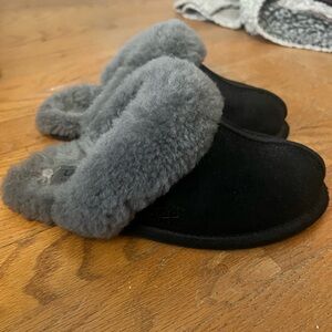 UGG Black and Gray Slippers 5